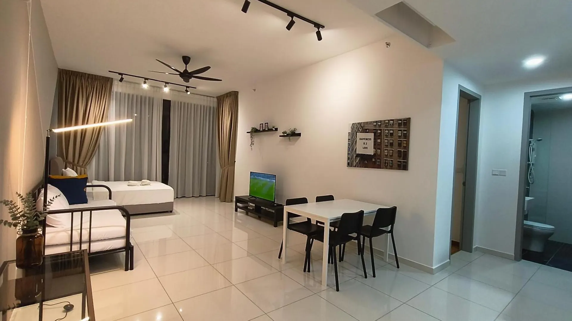 New Georgetown Stylist 2Br Homestay For 10Pax 无敌美景两房民宿 Beacon Executive Suite 0*, George Town